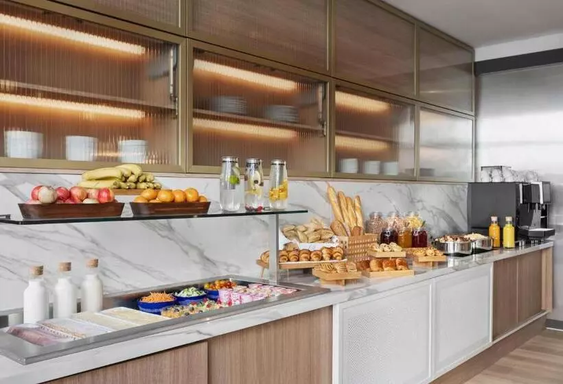 هتل Courtyard By Marriott Biel Bienne