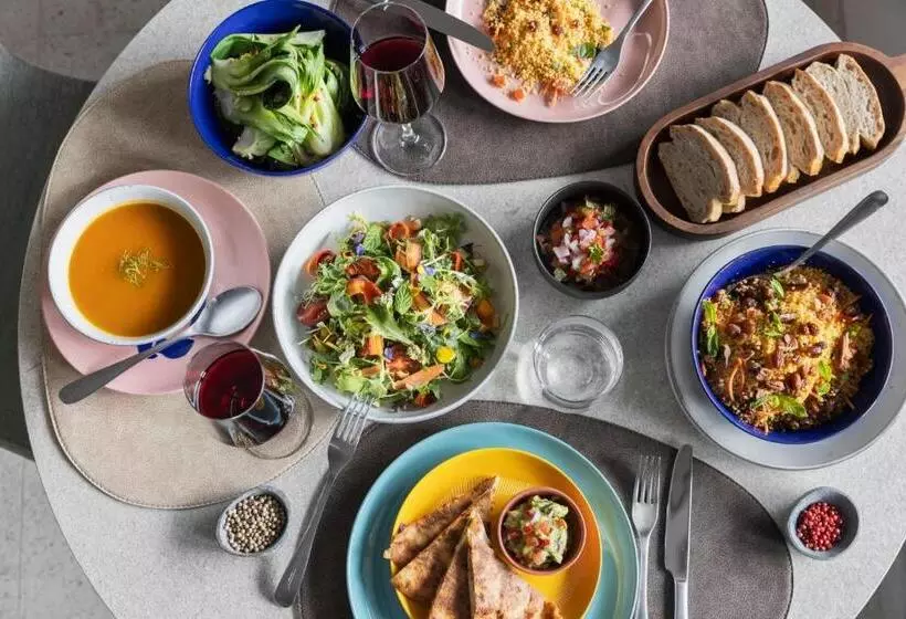 هتل Courtyard By Marriott Biel Bienne