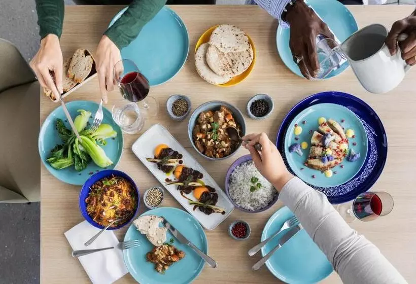 هتل Courtyard By Marriott Biel Bienne