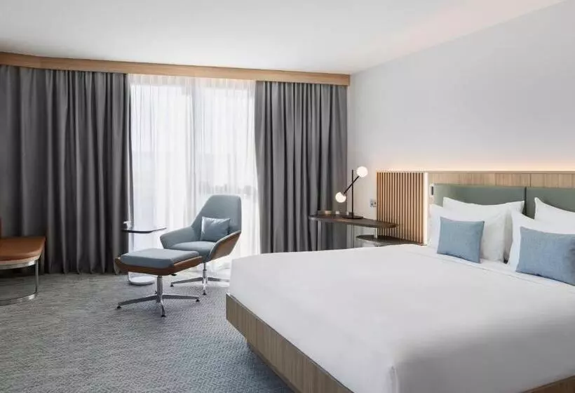 هتل Courtyard By Marriott Biel Bienne