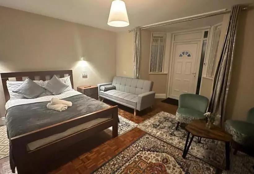 هتل Inn By The Sea, Portsmouth   En Suite Rooms With Or Without Sea View