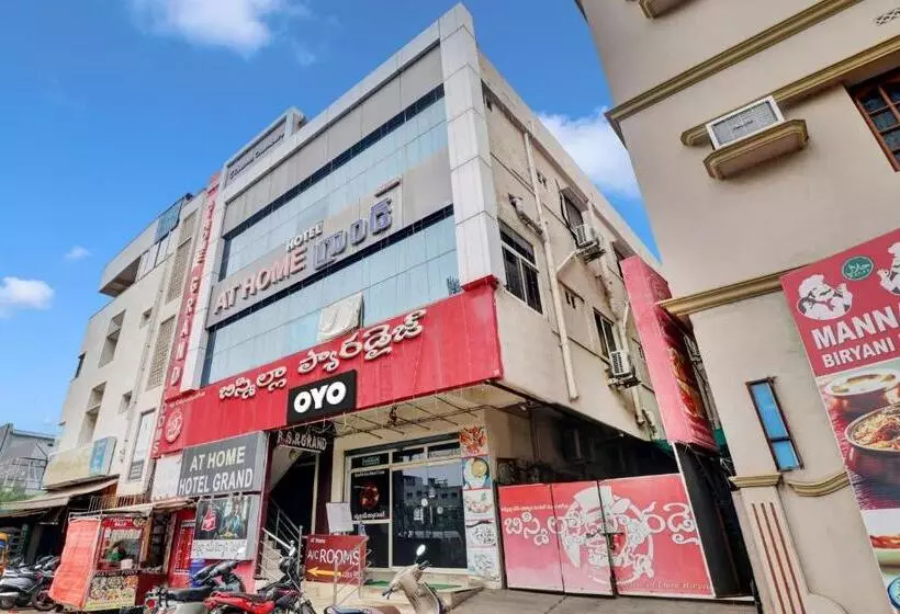 ホテル Oyo Flagship At Home Grand