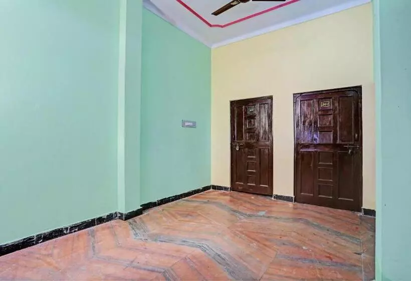 Hotelli Oyo Flagship Ava Palace