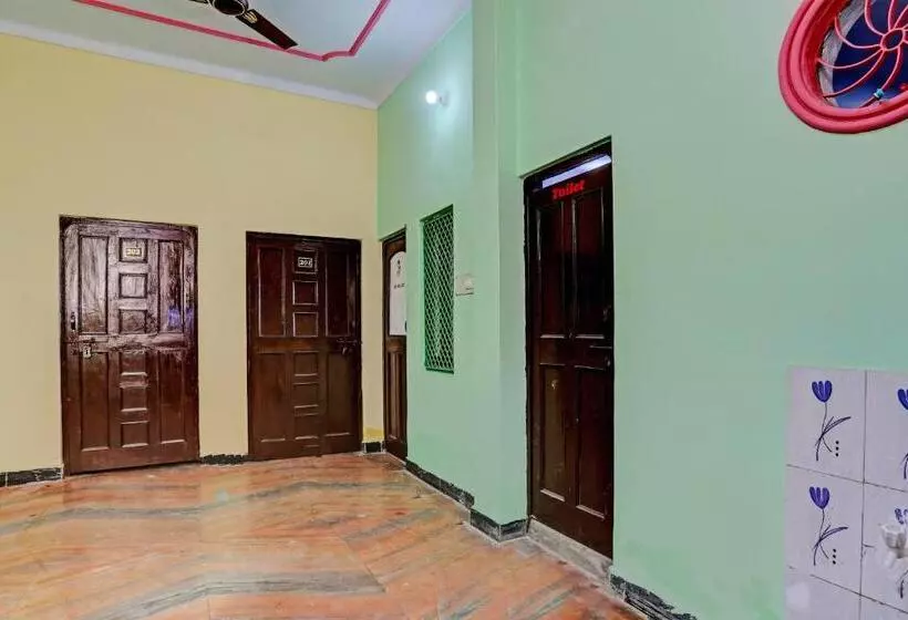 Hotelli Oyo Flagship Ava Palace