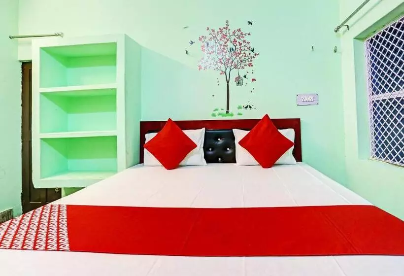 Hotelli Oyo Flagship Ava Palace