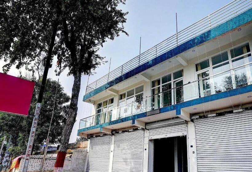 Hotel Oyo Gupta Marriage Hall And