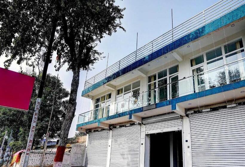 Hotel Oyo Gupta Marriage Hall And