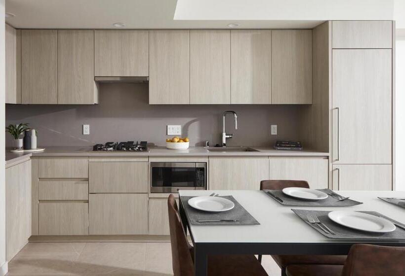 Hotel Steveston Waterfront