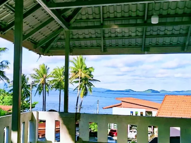 Majatalo บ้านตึกเกสเฮ้าส์แอนด์โฮมสเตย์ขนอม