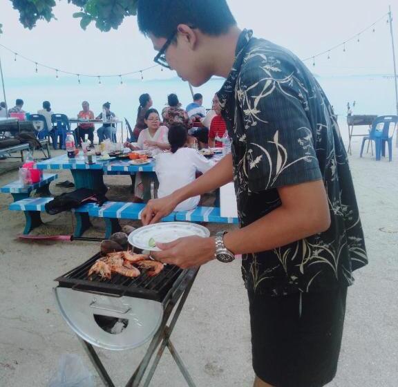 ペンション บ้านตึกเกสเฮ้าส์แอนด์โฮมสเตย์ขนอม