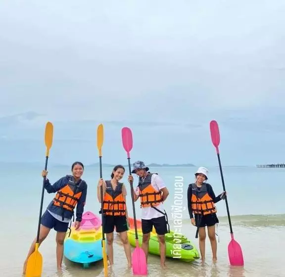 Majatalo บ้านตึกเกสเฮ้าส์แอนด์โฮมสเตย์ขนอม