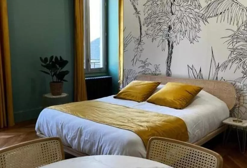 ペンション Chambres D Hôtes Rénovées Avec Piscine, Cœur De Ville, Proche Zoo Et Prytanée, Petit Déj Inclus   Fr