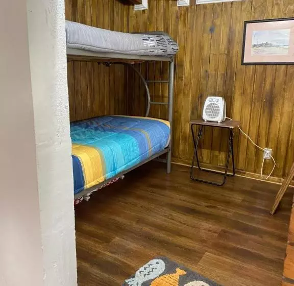 ペンション Habitación Para 4, Acogedor, Familiar, Equipado, Baño Compartido