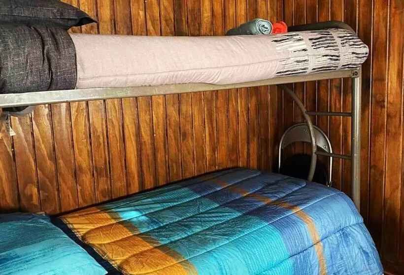 ペンション Habitación Para 4, Acogedor, Familiar, Equipado, Baño Compartido