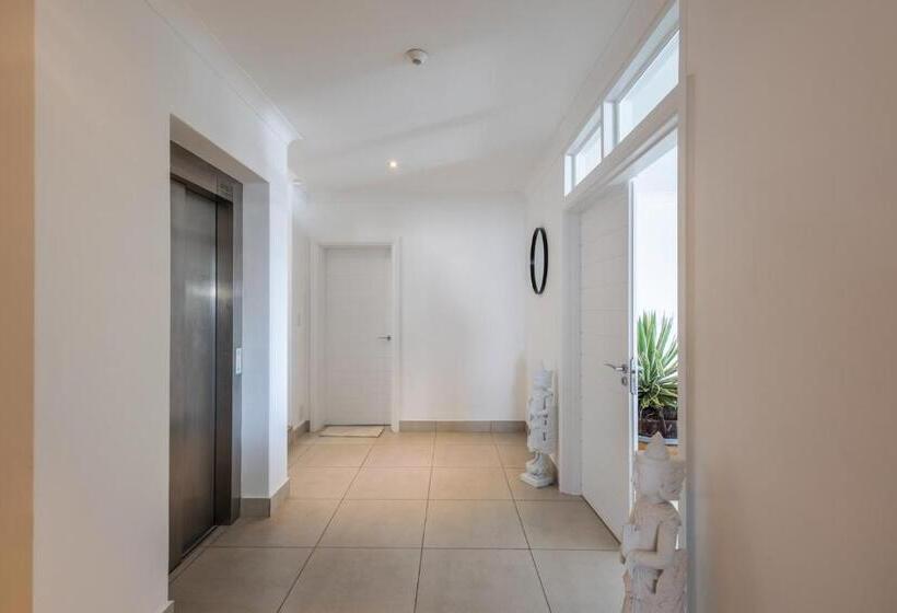 펜션 Keurbooms Lagoon Villa