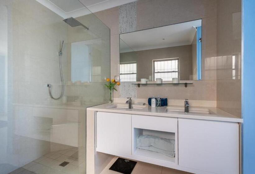 펜션 Keurbooms Lagoon Villa