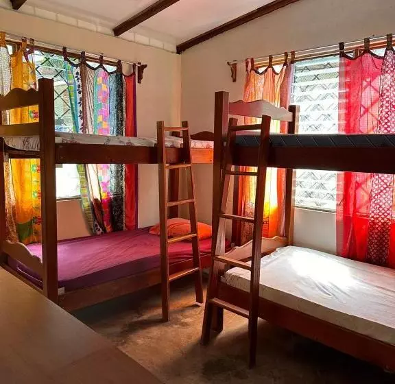 پانسیون Passiflora Backpackers Samara