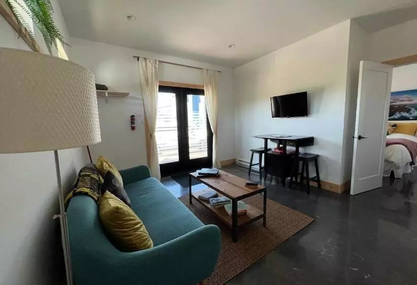 Majatalo Slack Tide Suite