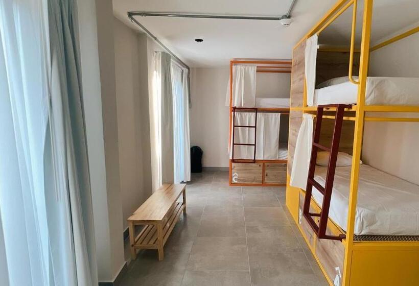 پانسیون Viajero Huacachina Hostel