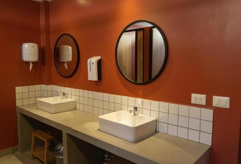 پانسیون Viajero Huacachina Hostel