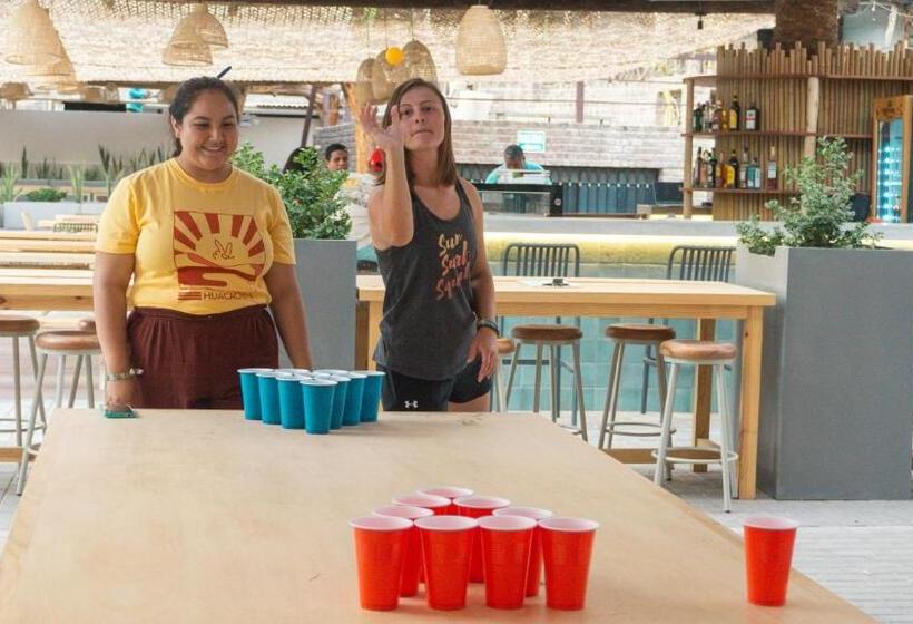 پانسیون Viajero Huacachina Hostel