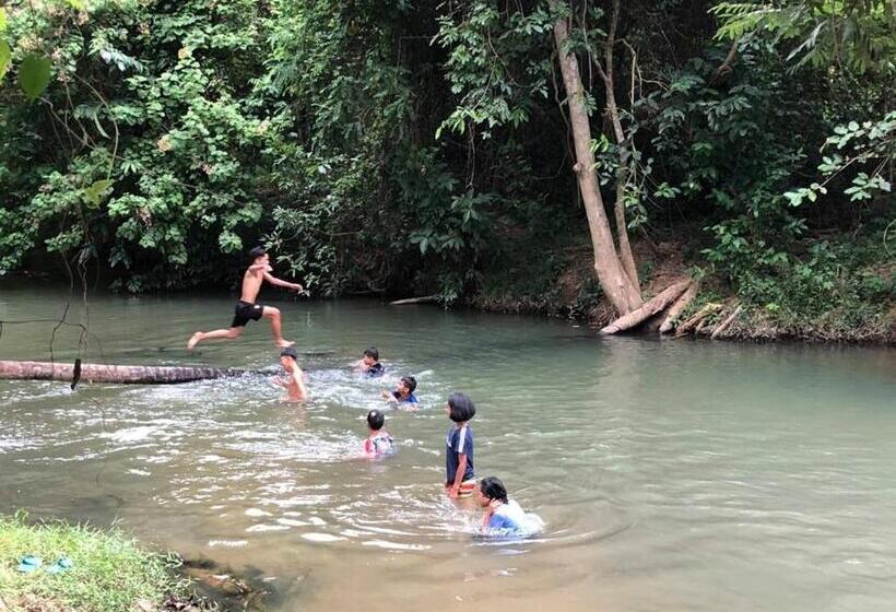 Resort บ้านวารีชีวา Wareecheewa