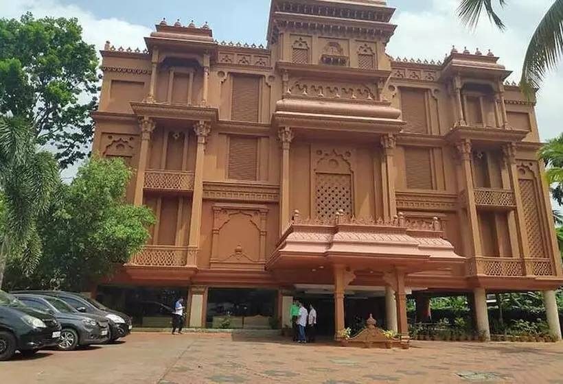 Hotelli Haveli Backwater Resort