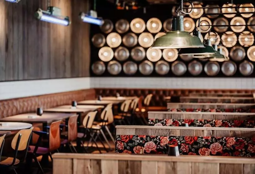 ホテル Loxone Campus