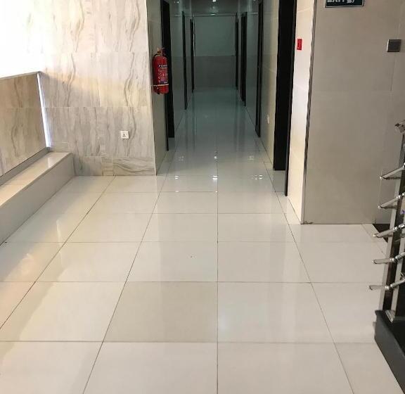 هتل Quince Garden