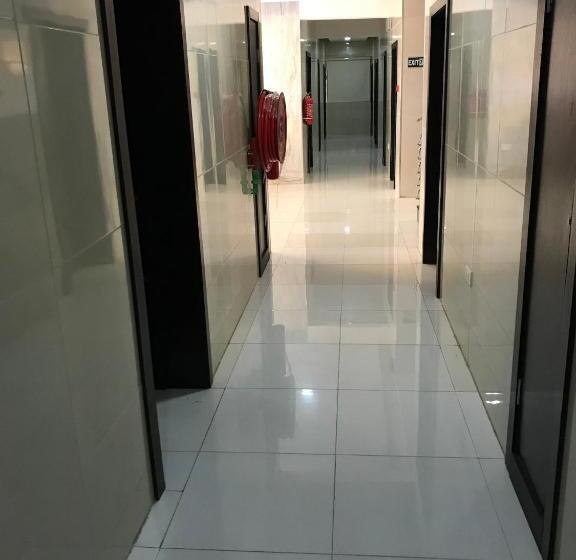 هتل Quince Garden