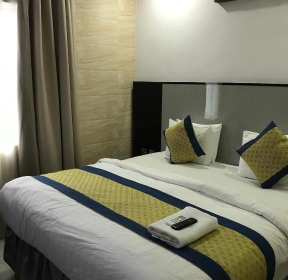 هتل Quince Garden