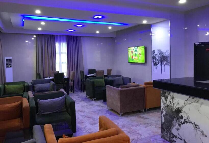 هتل Quince Garden