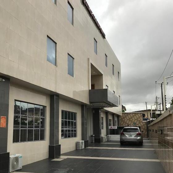 هتل Quince Garden