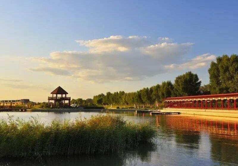 Magnotel Business Hotel Zhenjiang South Station Greenland Square