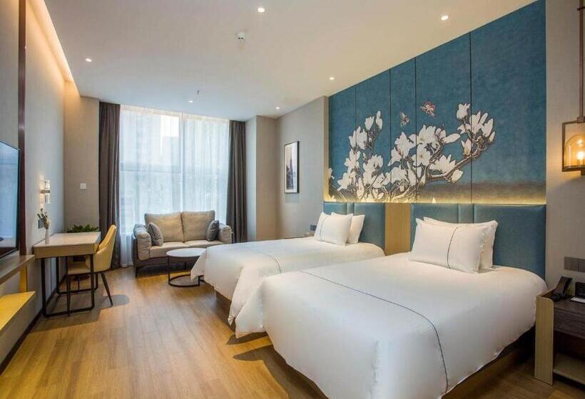 Magnotel Business Hotel Zhenjiang South Station Greenland Square