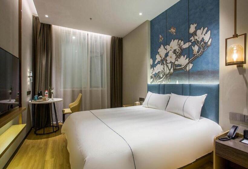 Magnotel Business Hotel Zhenjiang South Station Greenland Square