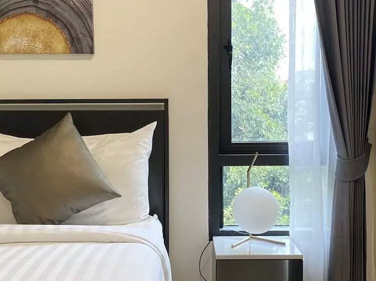Norn Riverside Bangkok Hotel   นอนริมน้ำ