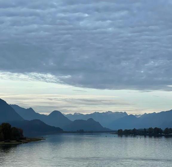 Panzió Derbyshire House