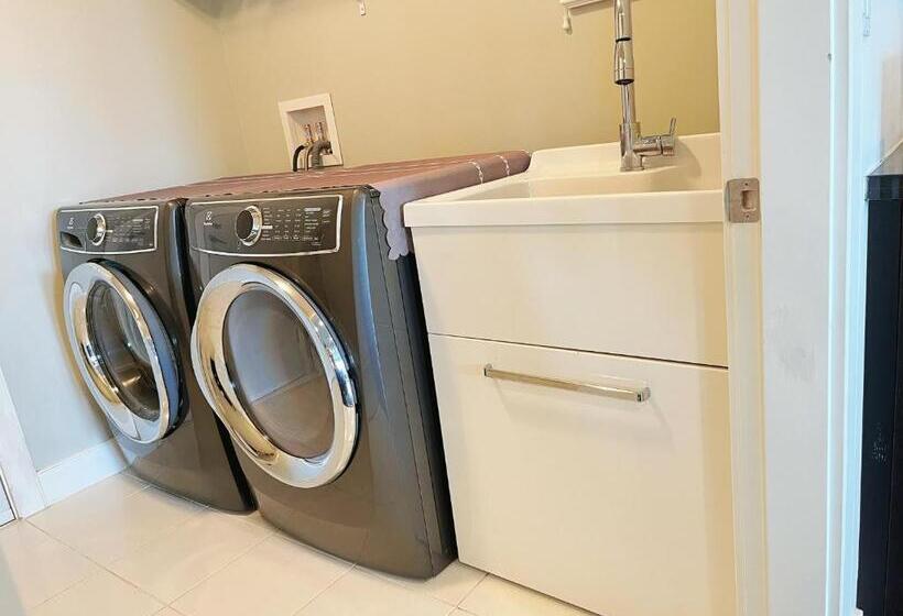 Panzió Derbyshire House