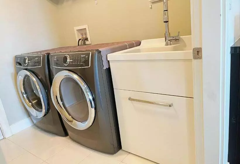 Majatalo Derbyshire House