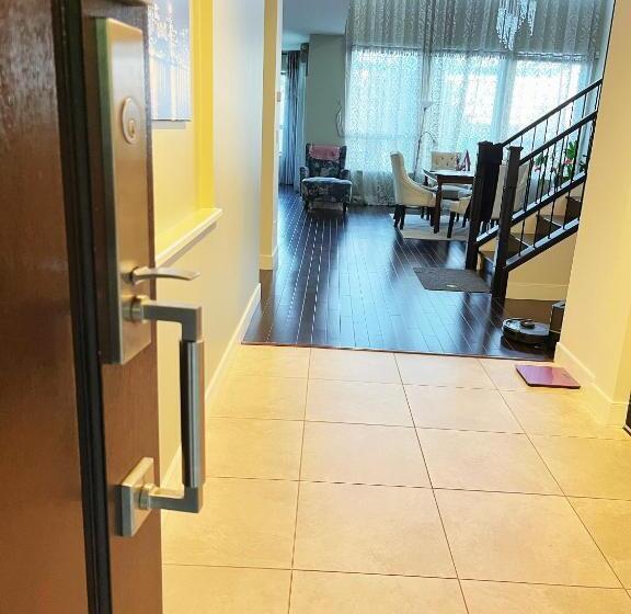 Panzió Derbyshire House