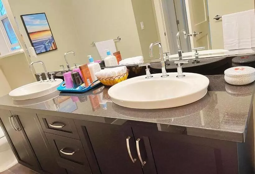 Majatalo Derbyshire House