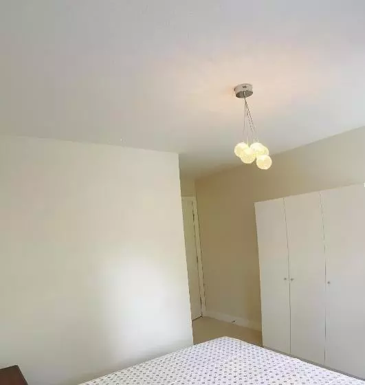 Majatalo Derbyshire House