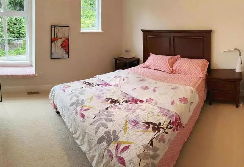 Majatalo Derbyshire House