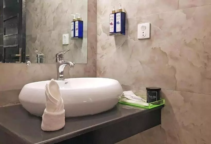 پانسیون Shelton Boulevard Hotel Lahore