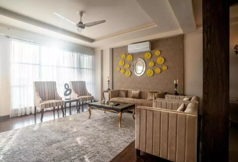 پانسیون Shelton Boulevard Hotel Lahore