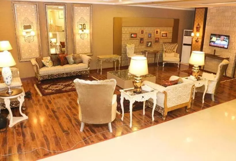 پانسیون Shelton Boulevard Hotel Lahore