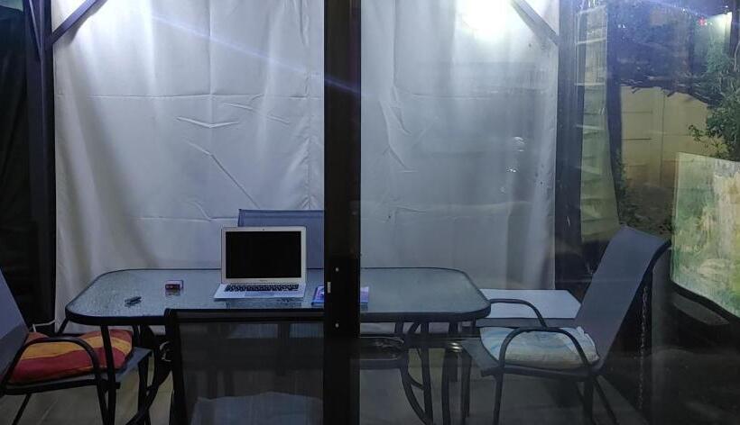 Bed & Breakfast 64 On Windsor