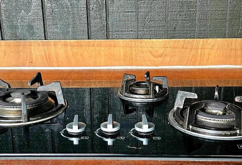 تختخواب و صبحانه Forest Waters Bungalow