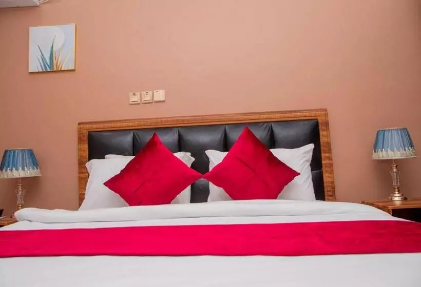 Daystar Luxury Homes And Suites Apartment